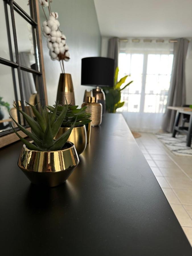 L'Escale Du Trianon Apartment Le Plessis-Robinson Bagian luar foto